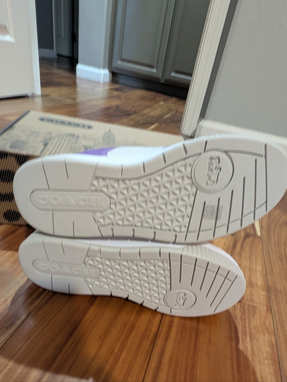 Coach Leather Breathable Platform Shoe Size 9.5 New in Box ❤️ - Picture 11 of 13